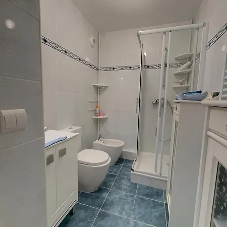 Centre Juan Les Pins Avec Loggia Standing Rives Bleues * Антиб
